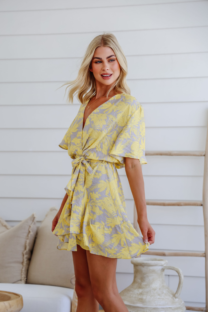 FLUTTER DRESS - LEMON