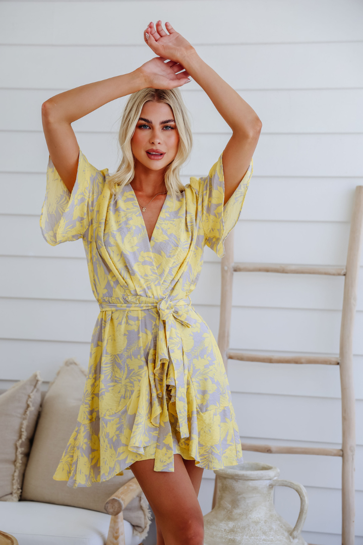 FLUTTER DRESS - LEMON